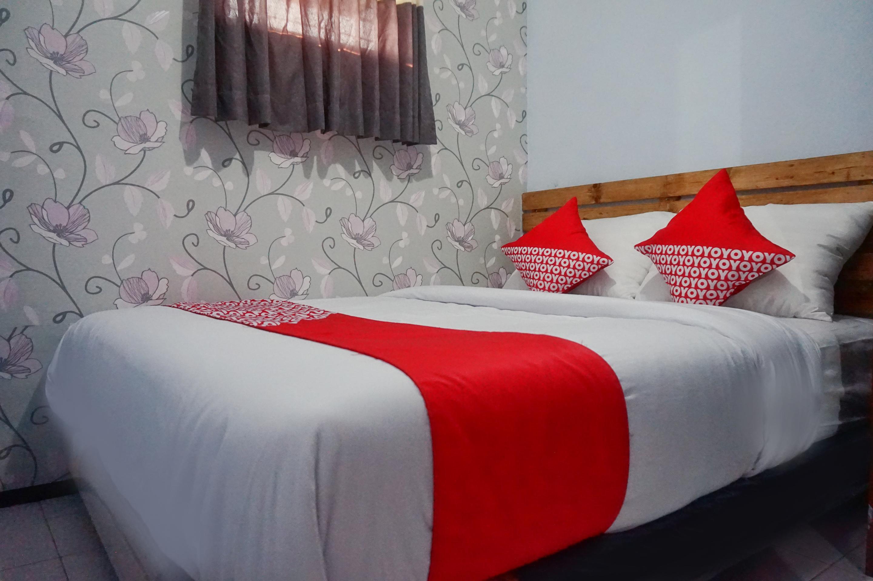 Oyo 1380 Velodrome Family House Syariah Hotel Malang Exterior photo