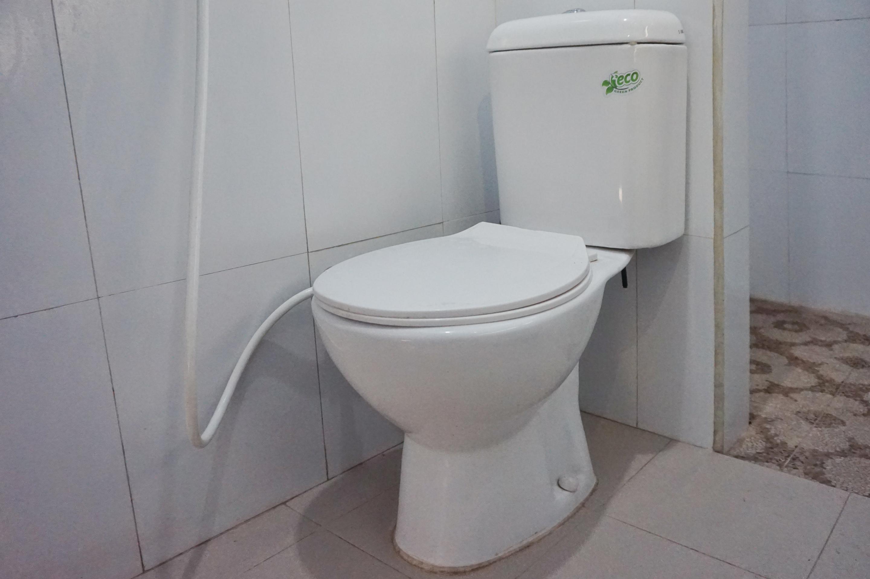 Oyo 1380 Velodrome Family House Syariah Hotel Malang Exterior photo