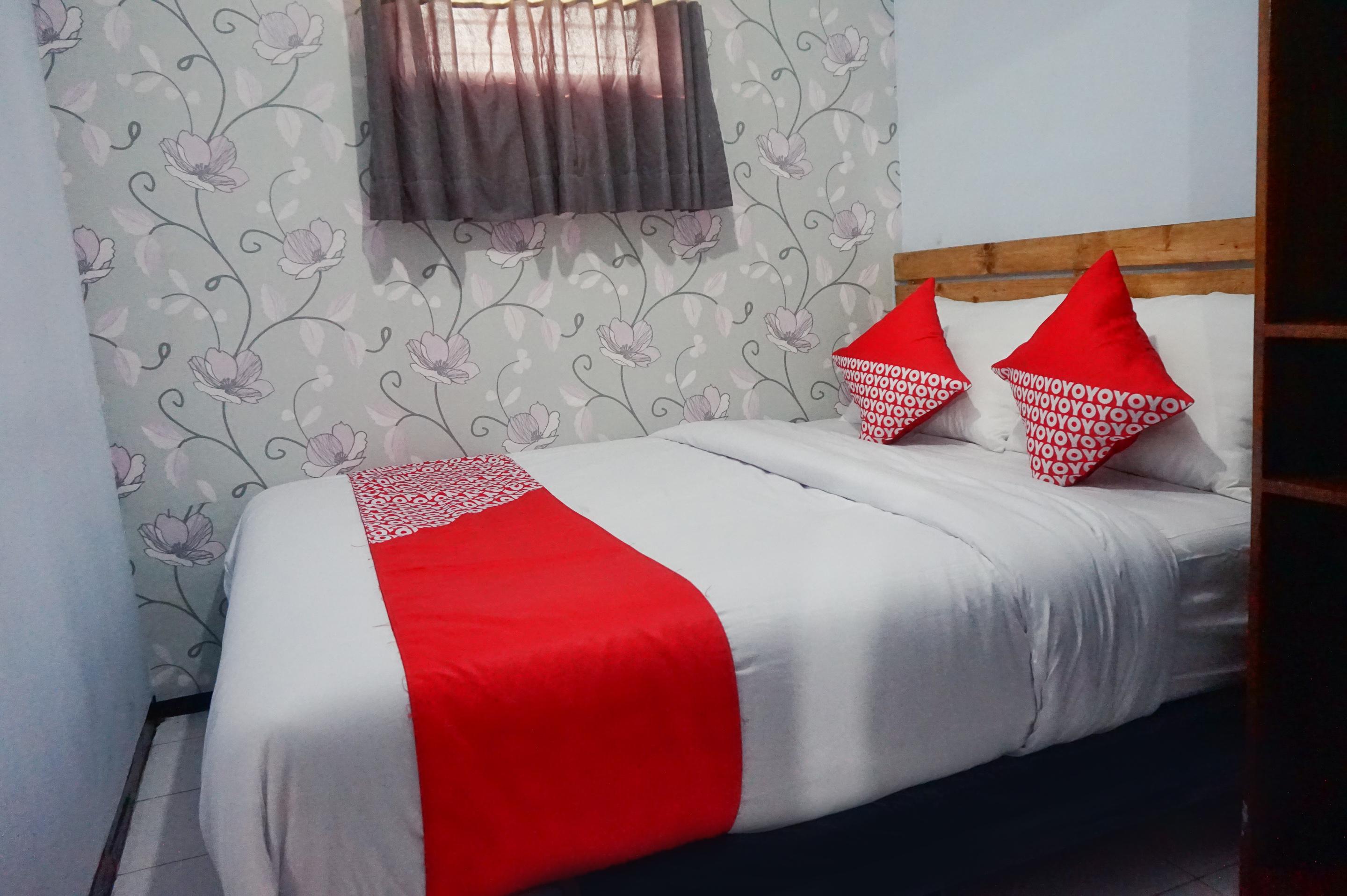 Oyo 1380 Velodrome Family House Syariah Hotel Malang Exterior photo