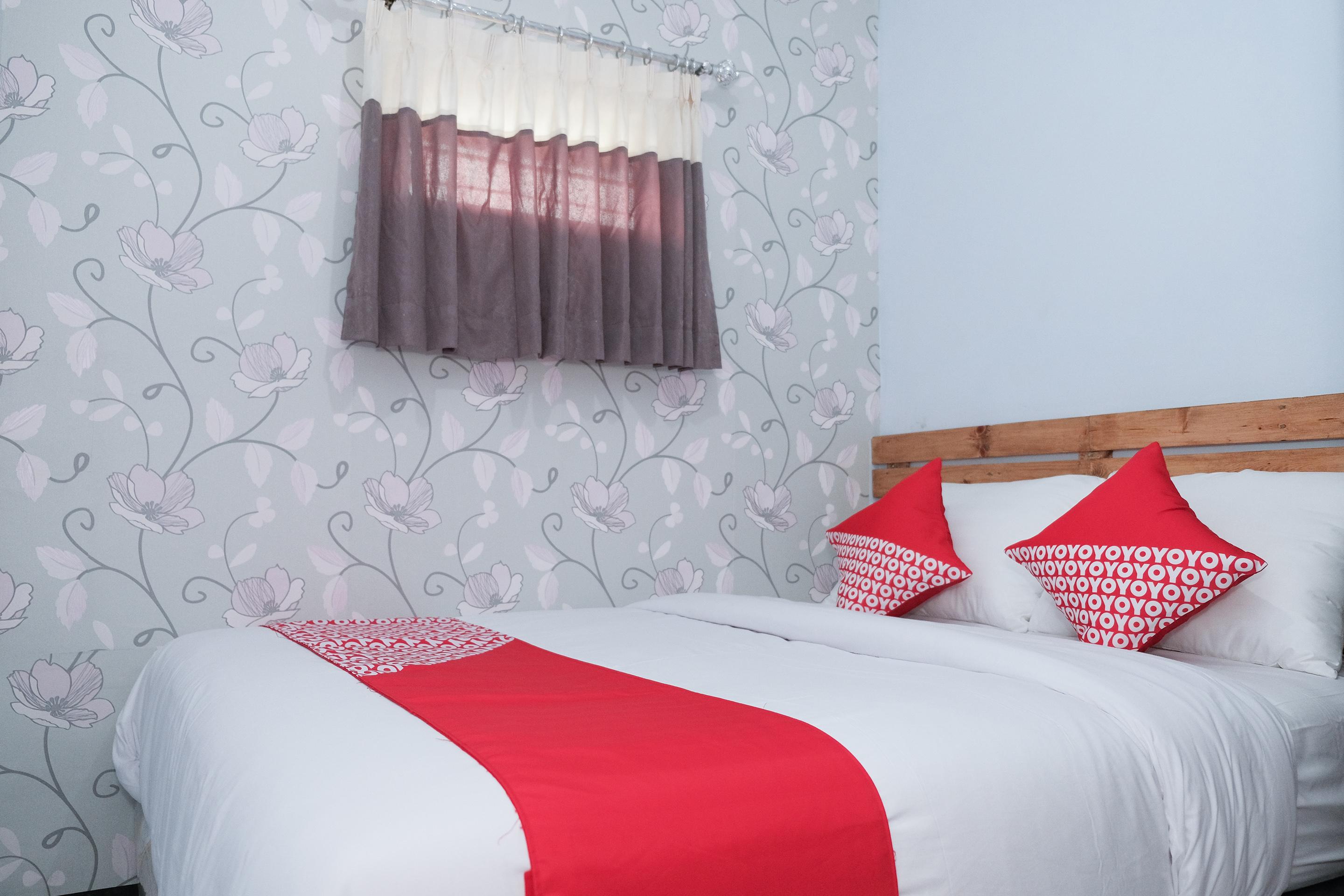 Oyo 1380 Velodrome Family House Syariah Hotel Malang Exterior photo