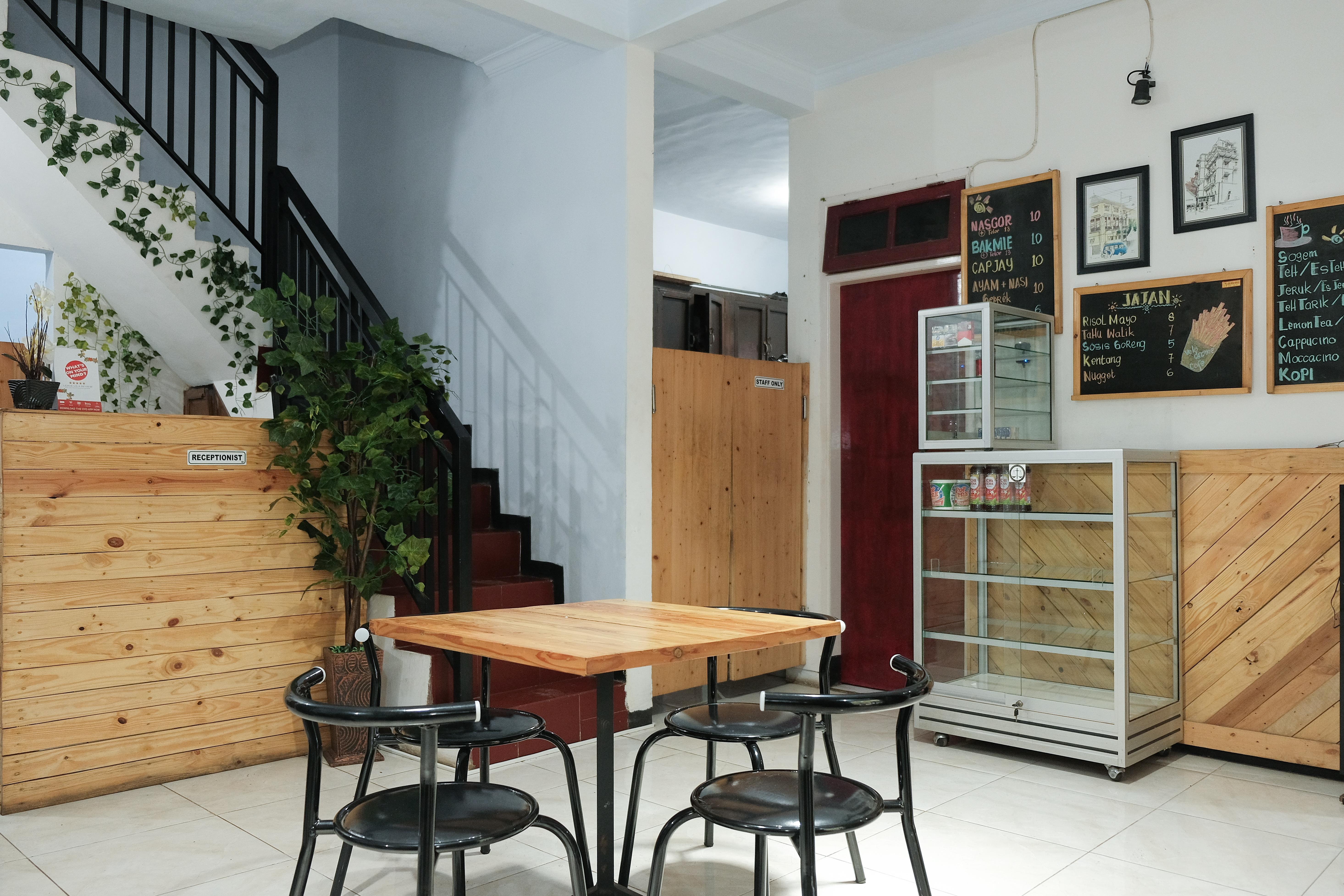 Oyo 1380 Velodrome Family House Syariah Hotel Malang Exterior photo