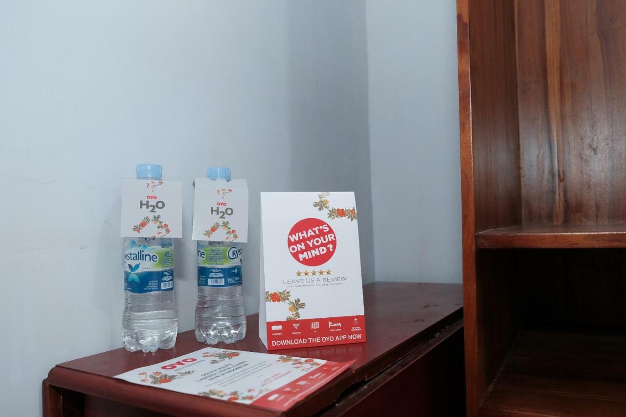 Oyo 1380 Velodrome Family House Syariah Hotel Malang Exterior photo